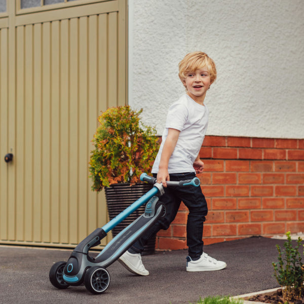 GLOBBER-Ultimum-3-Wheel-Scooter-Boy-Towing-Scooter